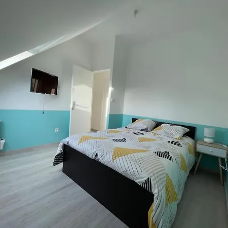 Au Coeur Des Huttes, Proche De La